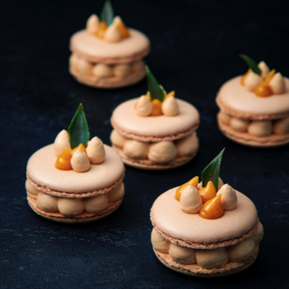 LE MACARON DESSERT AU CHOCOLAT ET CARAMEL